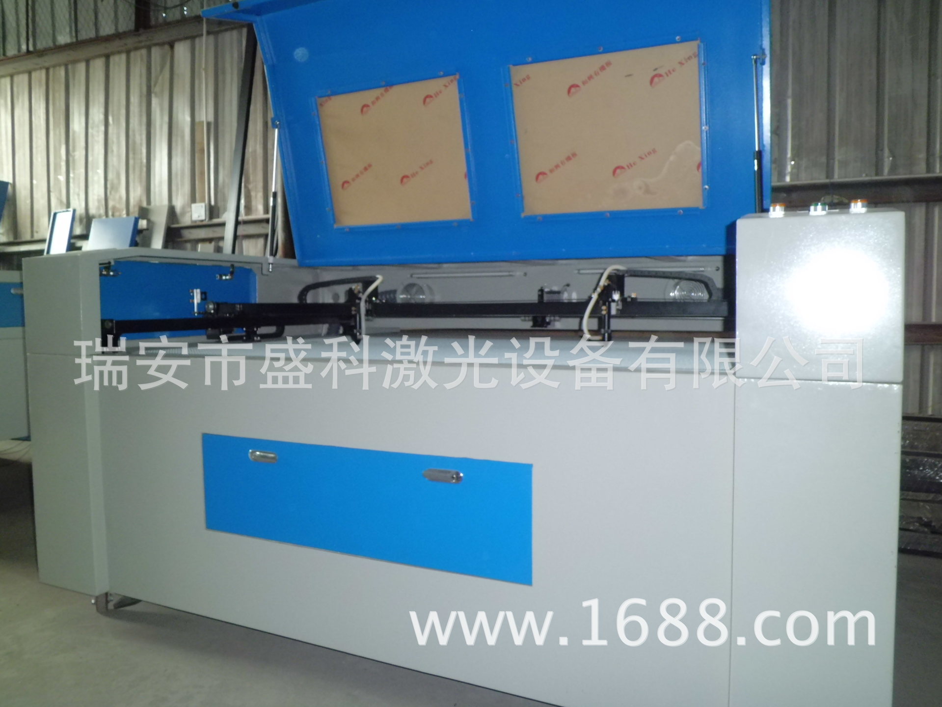 供应江苏常州无锡砂纸切割机全自动激光裁剪机自动送料激光切割机