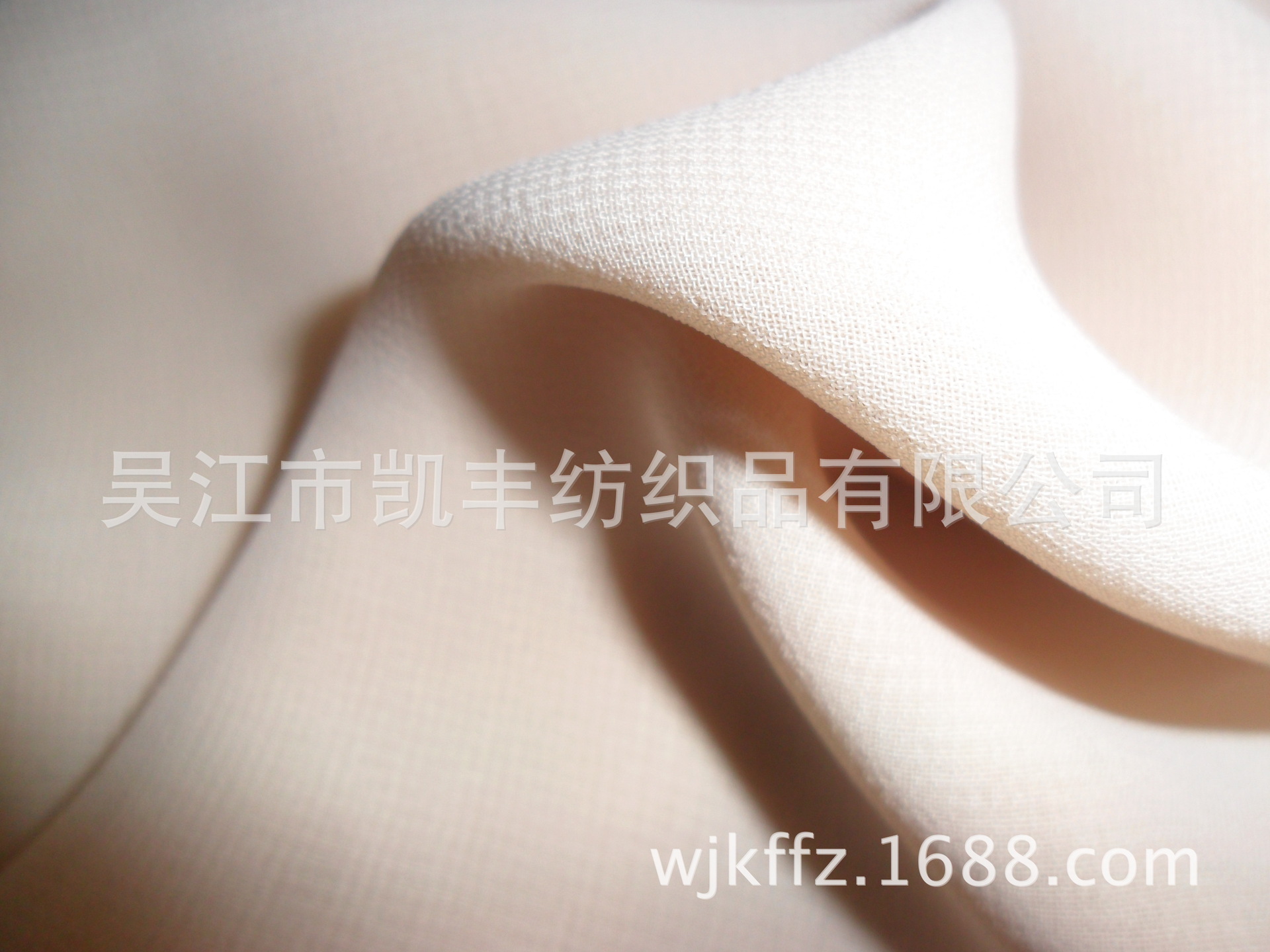 现货供应加捻100D*100D高捻雪纺面料夏季上衣连衣裙布料轻盈