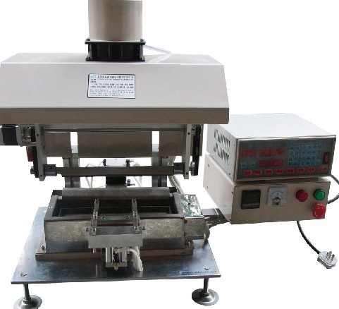 供应：高效率节省人锡炉，自动焊锡炉，自动焊锡机，全自动焊锡机