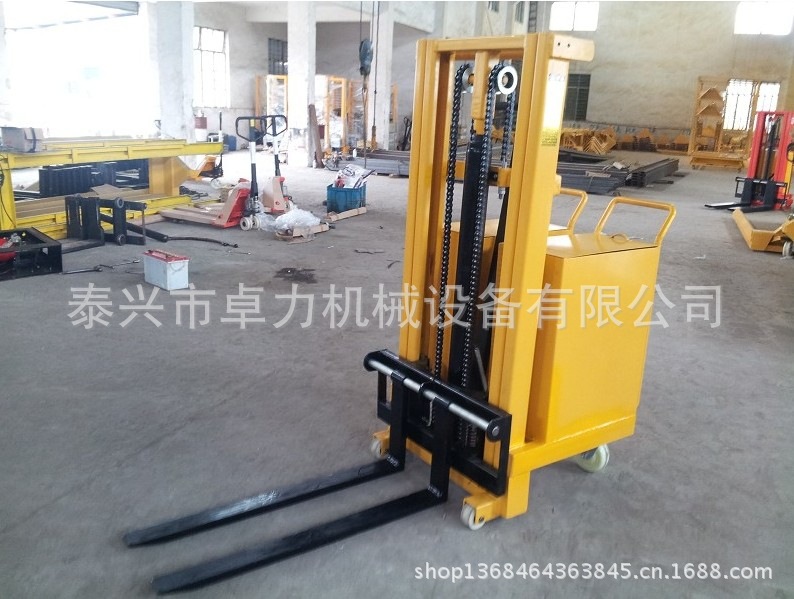 广东供应C型钢双门架配重式堆高车，无插腿装卸车，液压叉车