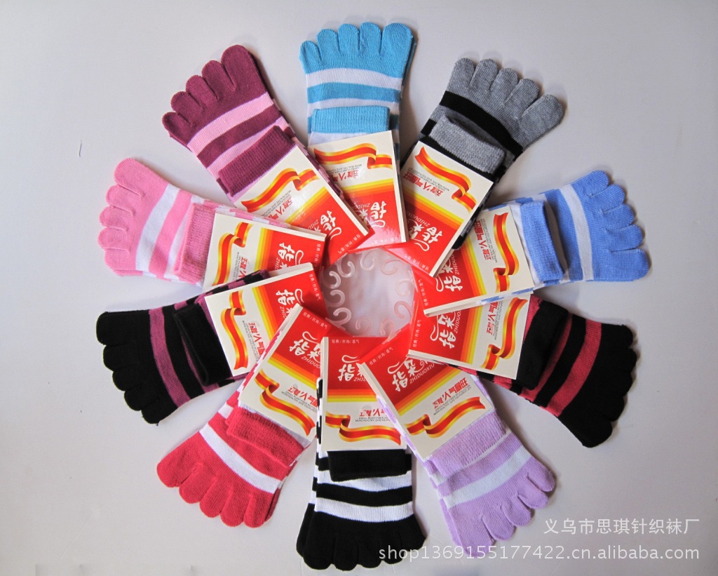 Factory direct selling ladies striped five -finger socks cute socks