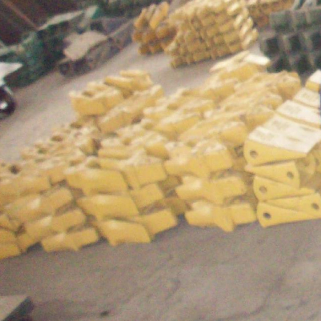 挖掘机配件 PC200-6挖掘机 斗齿 205-70-74272