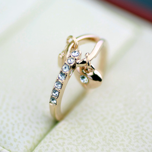 Korean Exquisite Beloved Diamond Ring Jewelry display picture 2