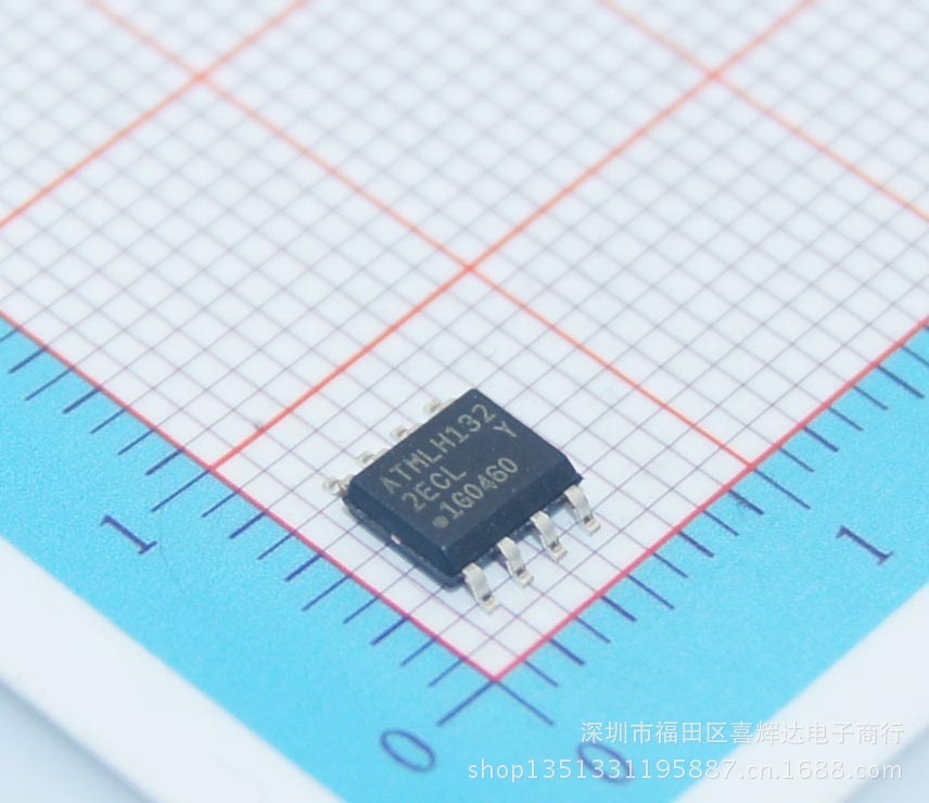 EEPROM\/AT24C256C-SSHL-T