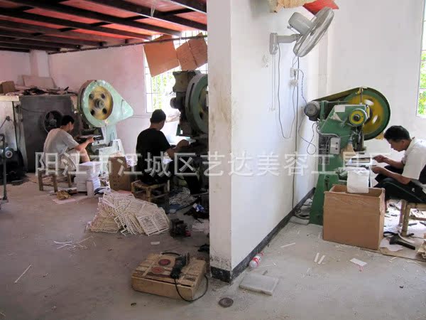 Nail workshop