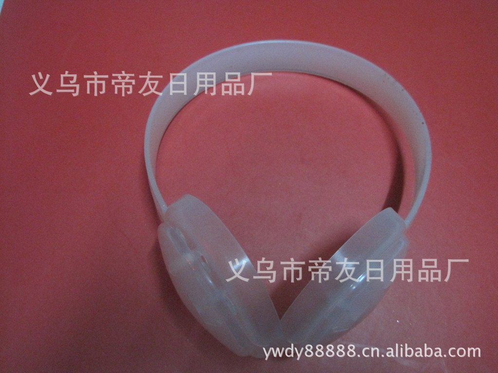 供应厂家保暖耳套架子/耳罩塑料骨架以及各种塑料配件(图)