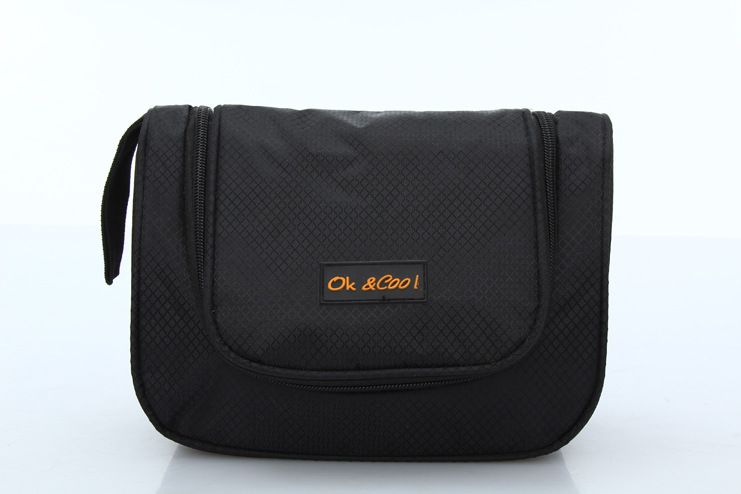 手拎黑色正麵圖