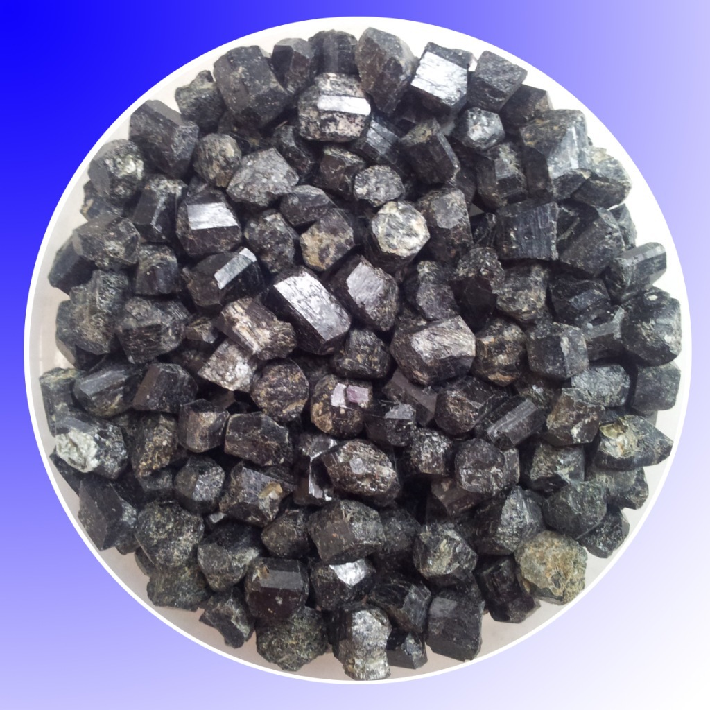 供应电气石 电气石粉 电气石球  托玛琳粉