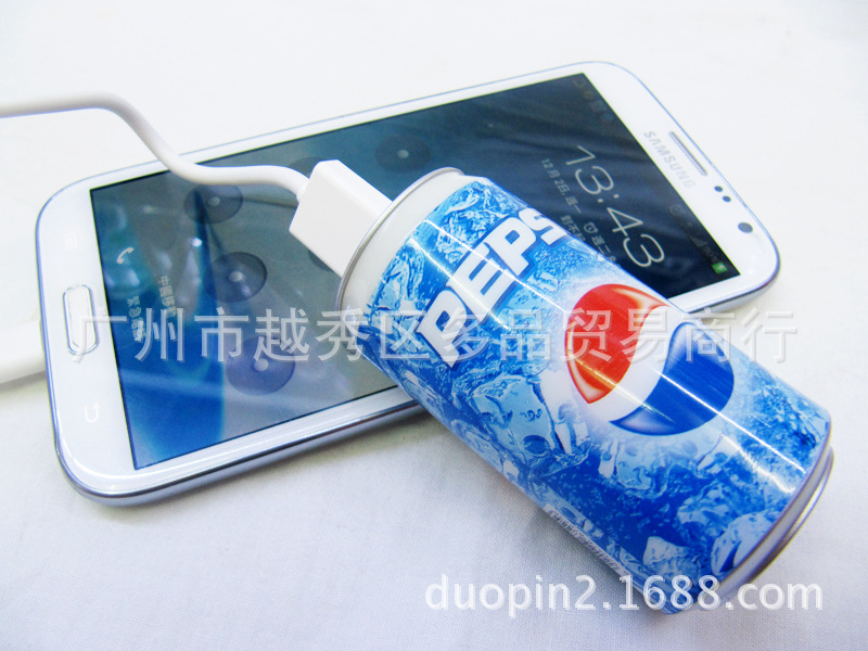 厂家直销 2800MAH迷你可乐罐移动电源 通用型移动电源 大量出货中，随机发货3