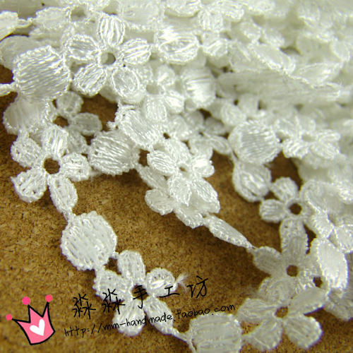 厂家直销纺织特价辅料复古白色蕾丝小花朵花瓣涤纶花边服装