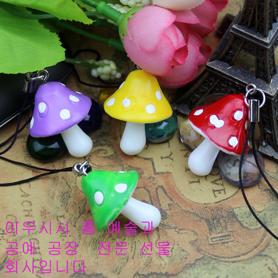 Korean jewelry originality lovely Colorful Mushroom phone chain Cartoon Key buckle Mobile phone pendant wholesale