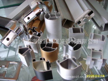 精品货柜钛合金展柜铝材生产批发零售：银色 金色现货配齐全件