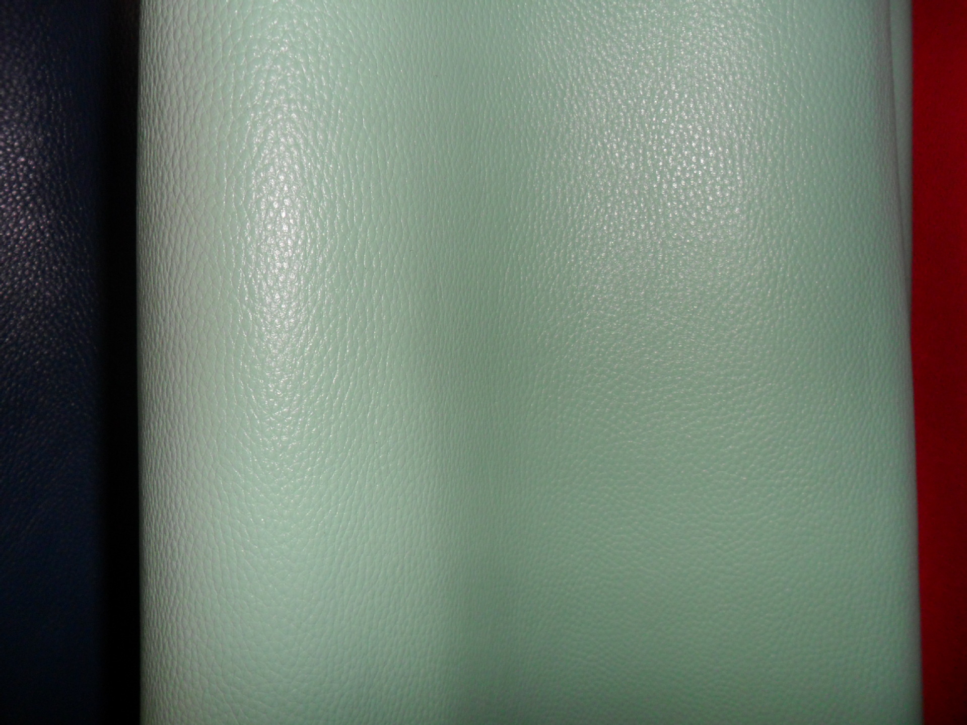 A级 优质头层真皮 黄牛皮 浅绿色荔枝纹牛皮 每尺仅售13元