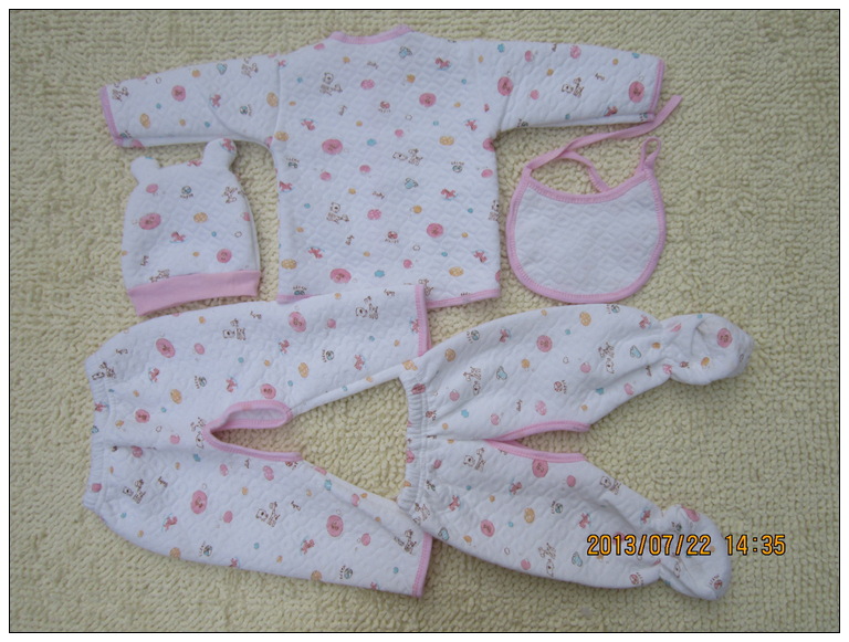 Coffret cadeau pour bébé - Vêtements + Fournitures - Ref 1962471 Image 10