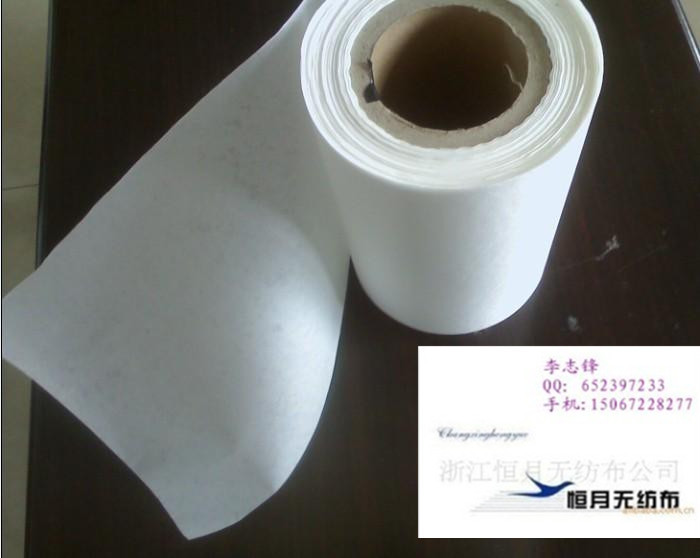 热轧无纺布平板光面亚光加厚阻燃抗老化服装工业包装材料2025新款