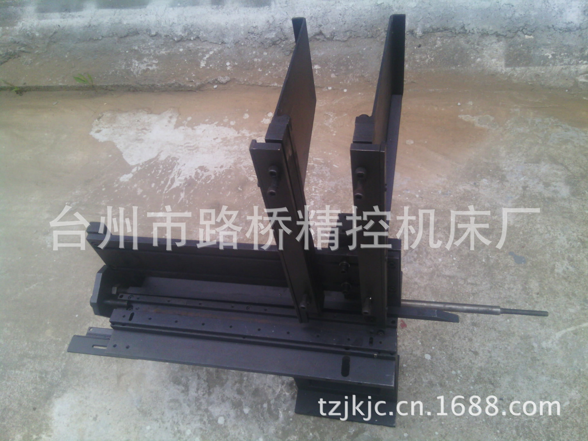 厂家直供 数控车床仪表改装车床自动上料装置  棒料送料架