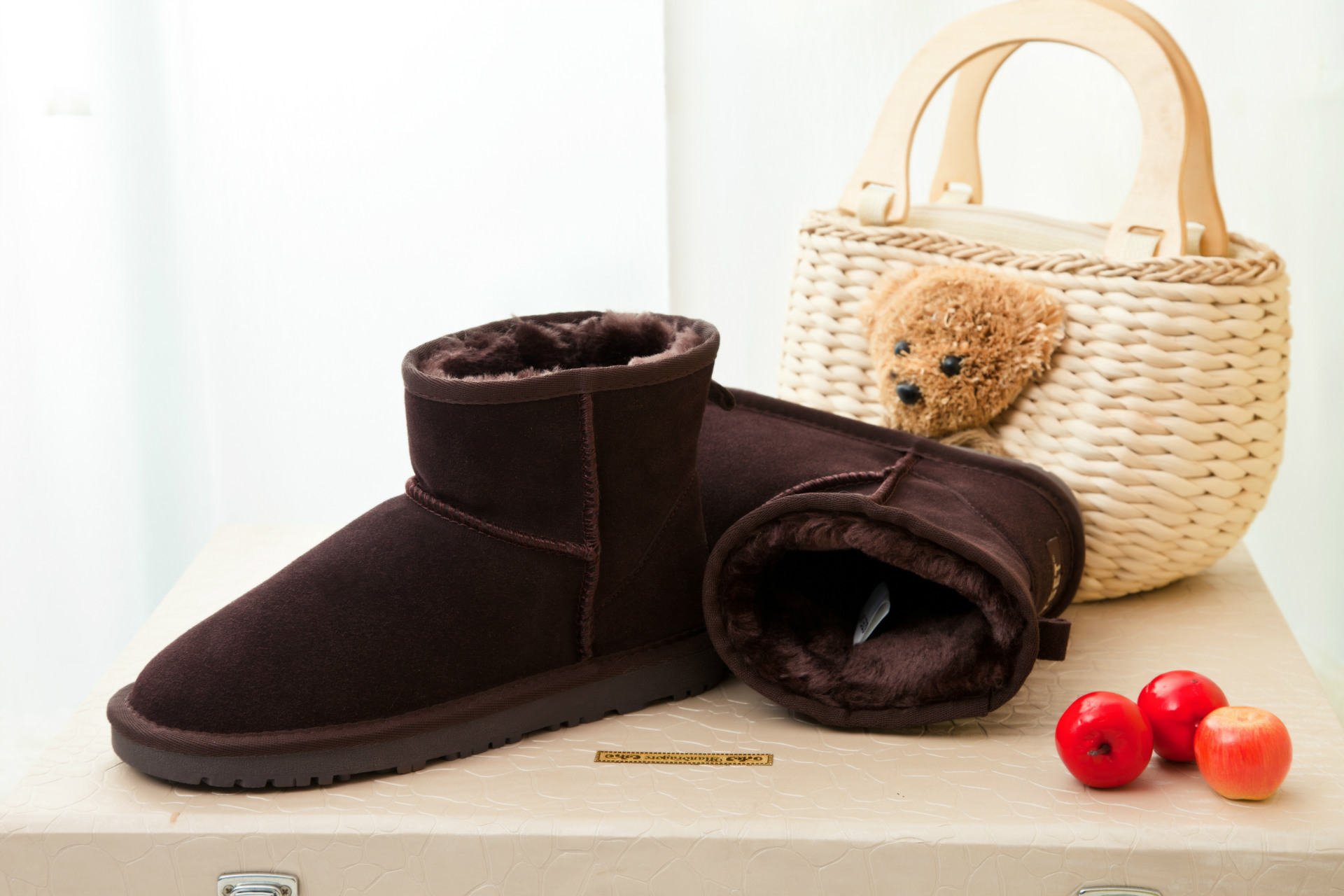 1049919465_1793995830