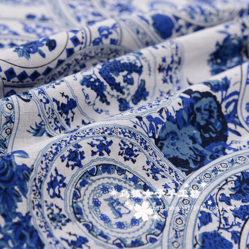 中国风青花瓷锦鲤亚麻印花布棉麻布料服装旗袍面料 室内装饰布料