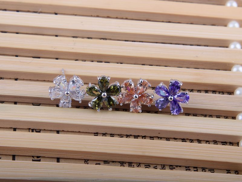 1 Pair Sweet Simple Style Flower Polishing Plating Inlay Copper Alloy Zircon Ear Clips Ear Studs display picture 4