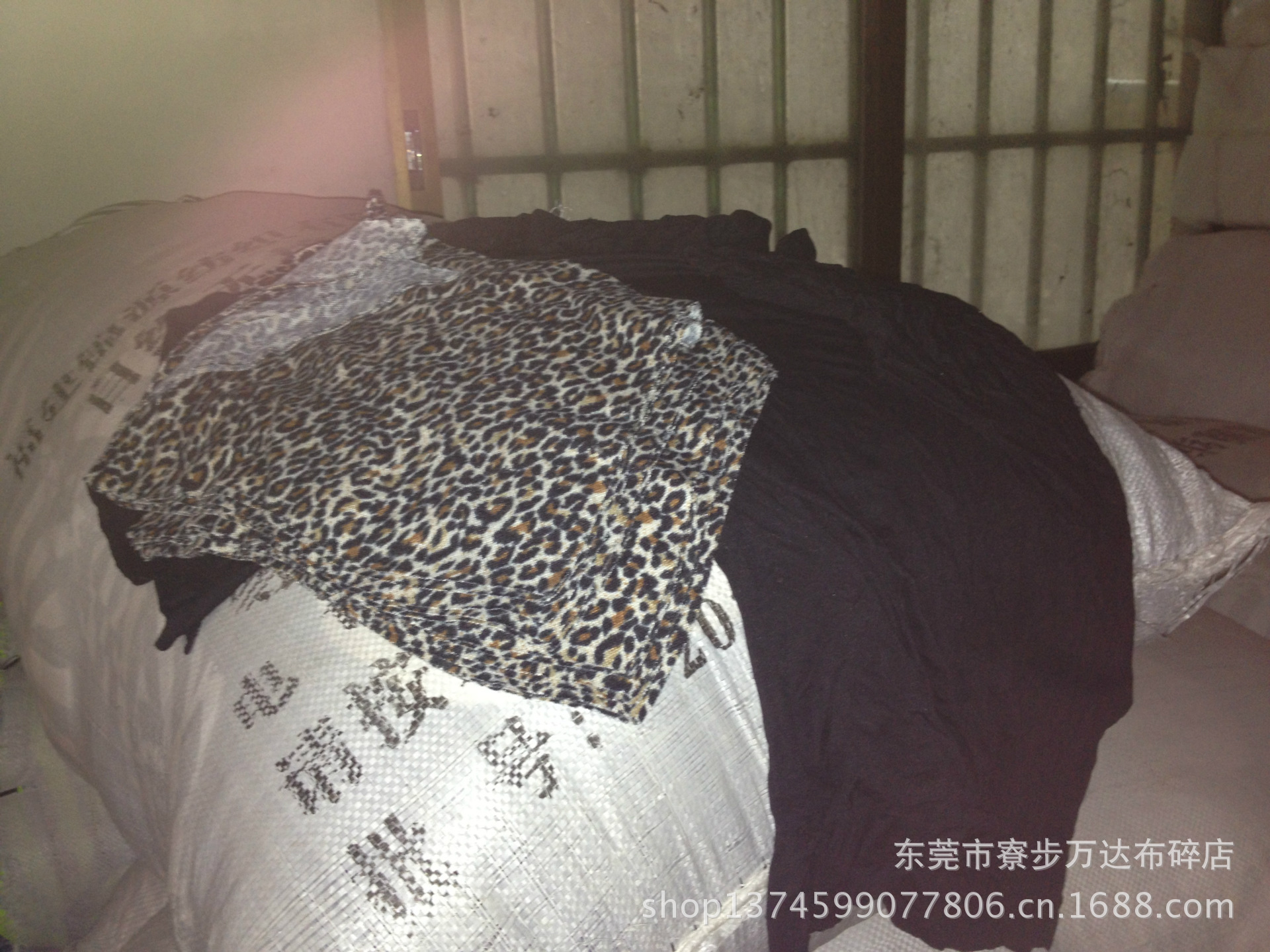 大量供应 纯棉 杂色 大布头 吸水吸油 碎布 擦机布 布头批发 布碎