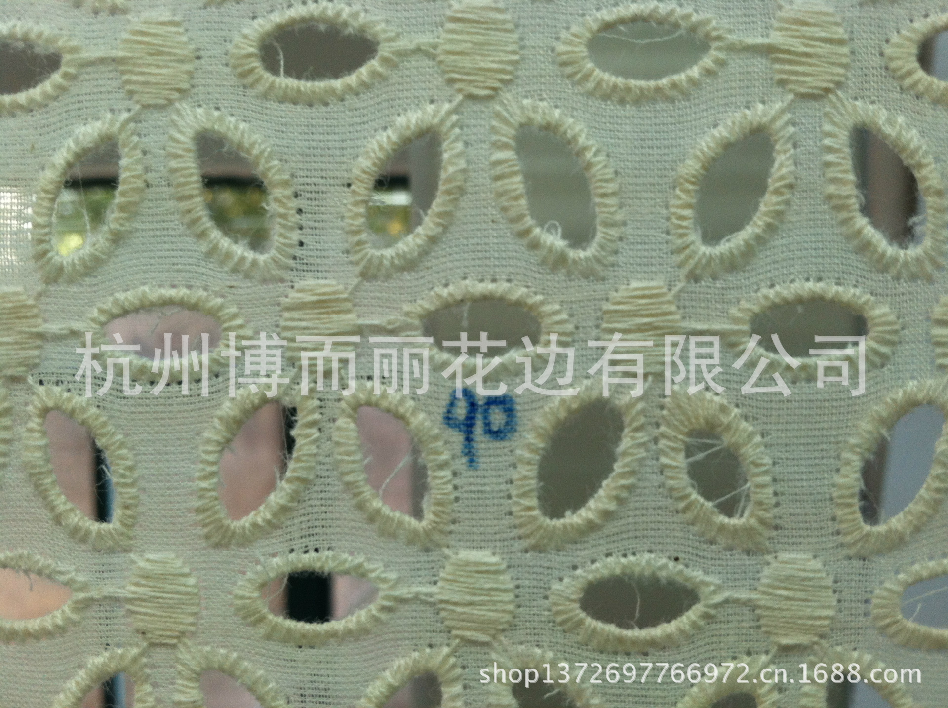 【商家力推】厂家供应优质新困棉布打孔布料批发  棉布绣花布