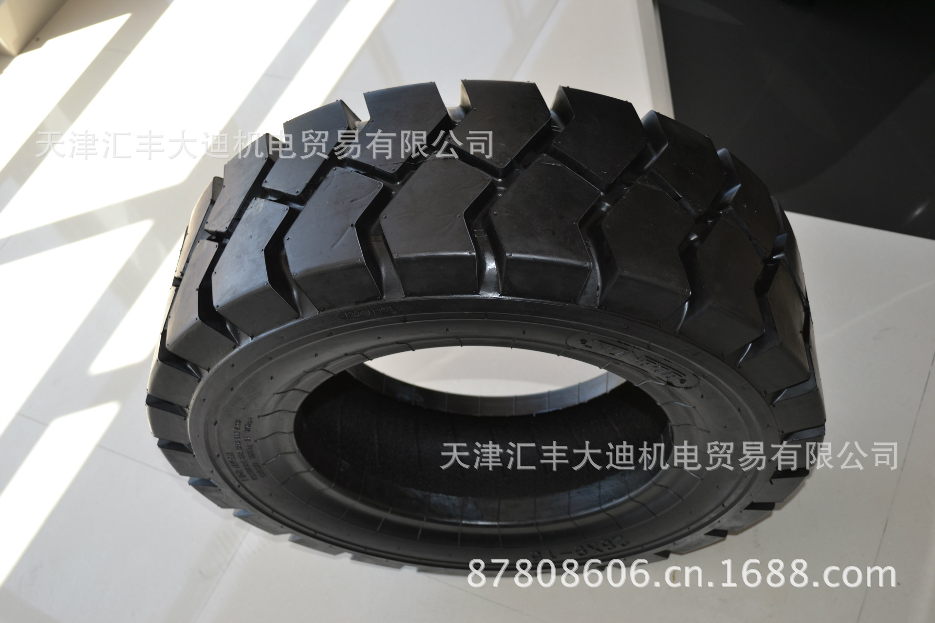 促销高品质叉车轮胎2.5吨叉车后轮600-9轮胎实心轮胎充气轮胎