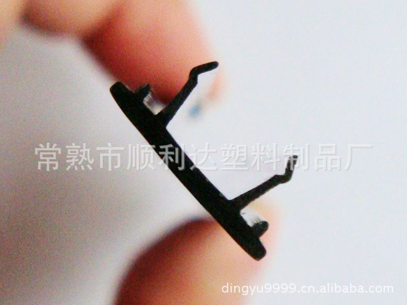 PVC各种异型产品，塑料标牌条，塑料挤出产品硬质实心出风口