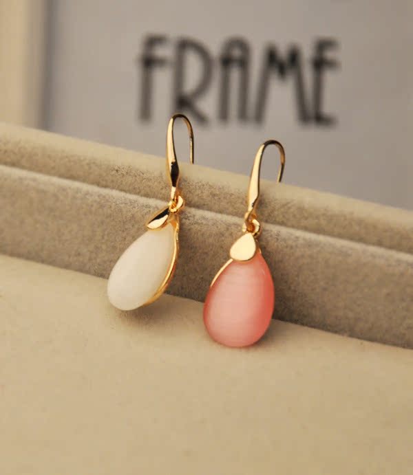 Cat's Eye Stone Earrings Image 3