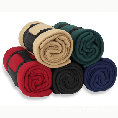 Picnic-At-Ascot-Fleece-Blanket