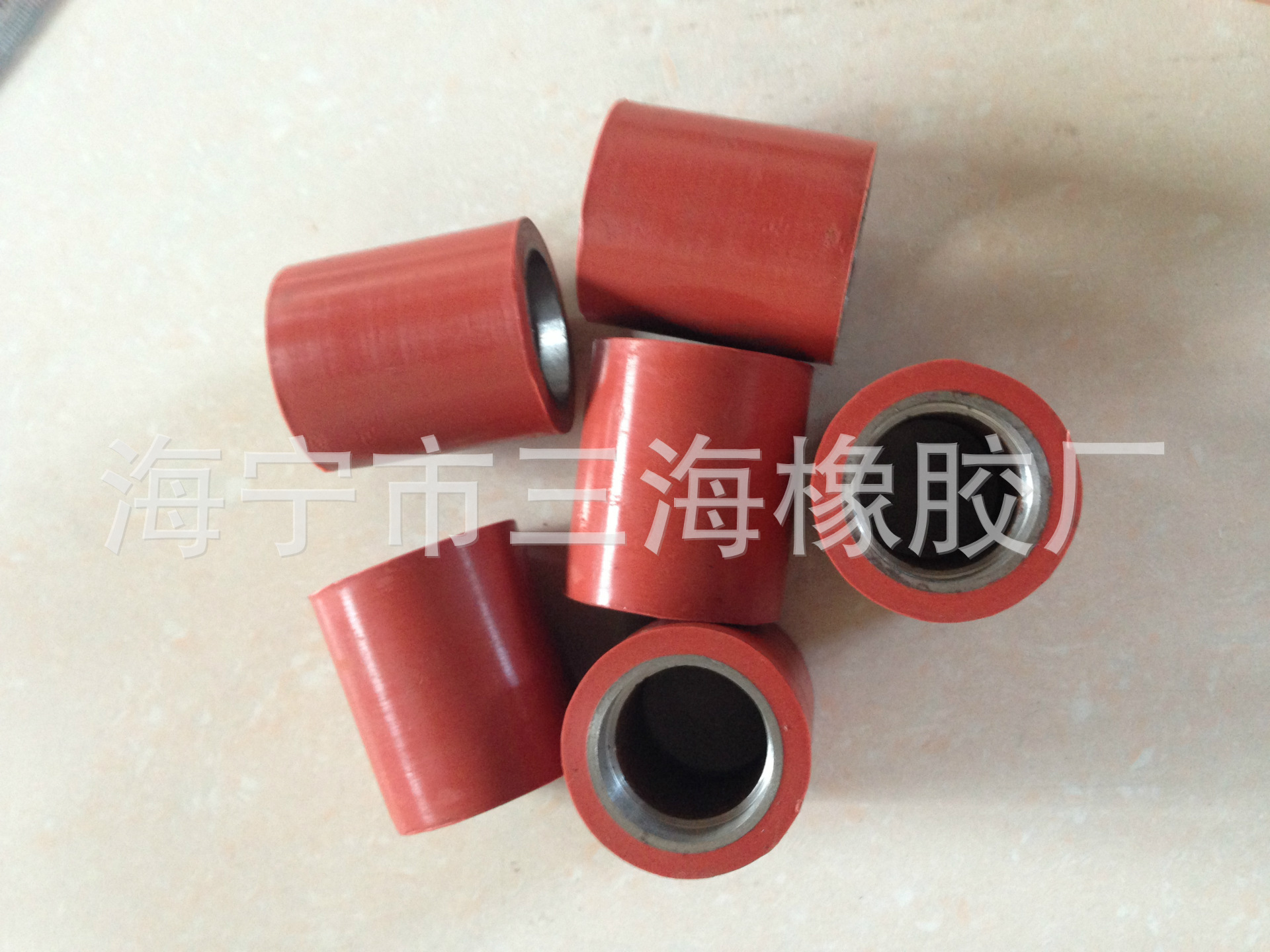 厂家直销订做各类硅胶铁芯辊筒 辊筒外包硅胶