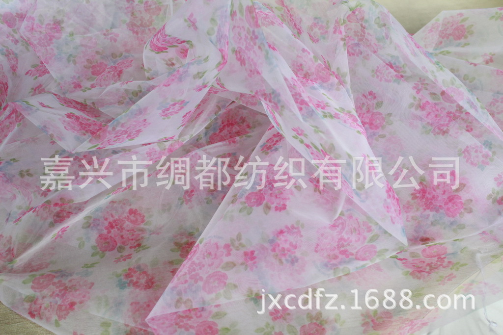 工厂销售各种欧根纱 汉服面料 扬州纱 皱纱 百合缎 如意纱 泡泡纱