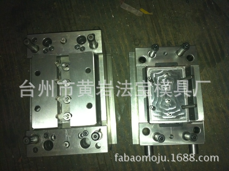 专业供应各种款式大小瓶盖塑料模具