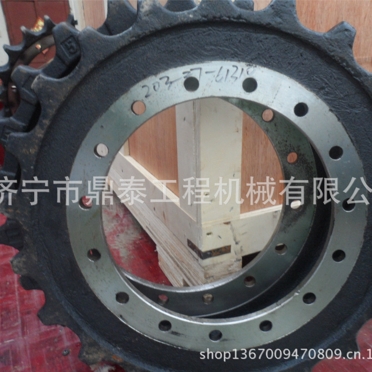 PC100-6挖掘机 驱动齿圈 203-27-61310