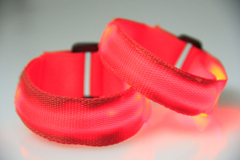 LED发光手腕带大号和小号6个色现货供应 (10)