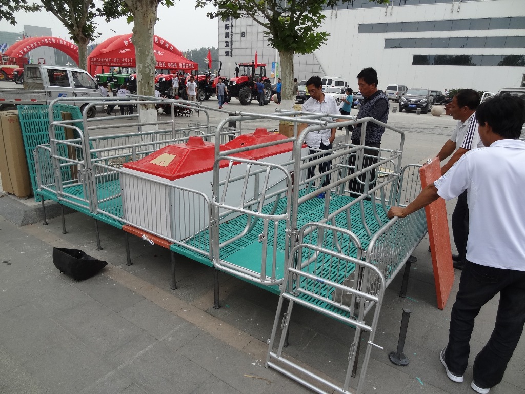 加厚母猪育漏粪板复合材料地板厂家生产直销母猪产床水泥板复合板