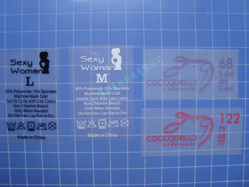 供应珠海服装热转印标 转印唛 品牌羽绒服布标 领标T恤领标