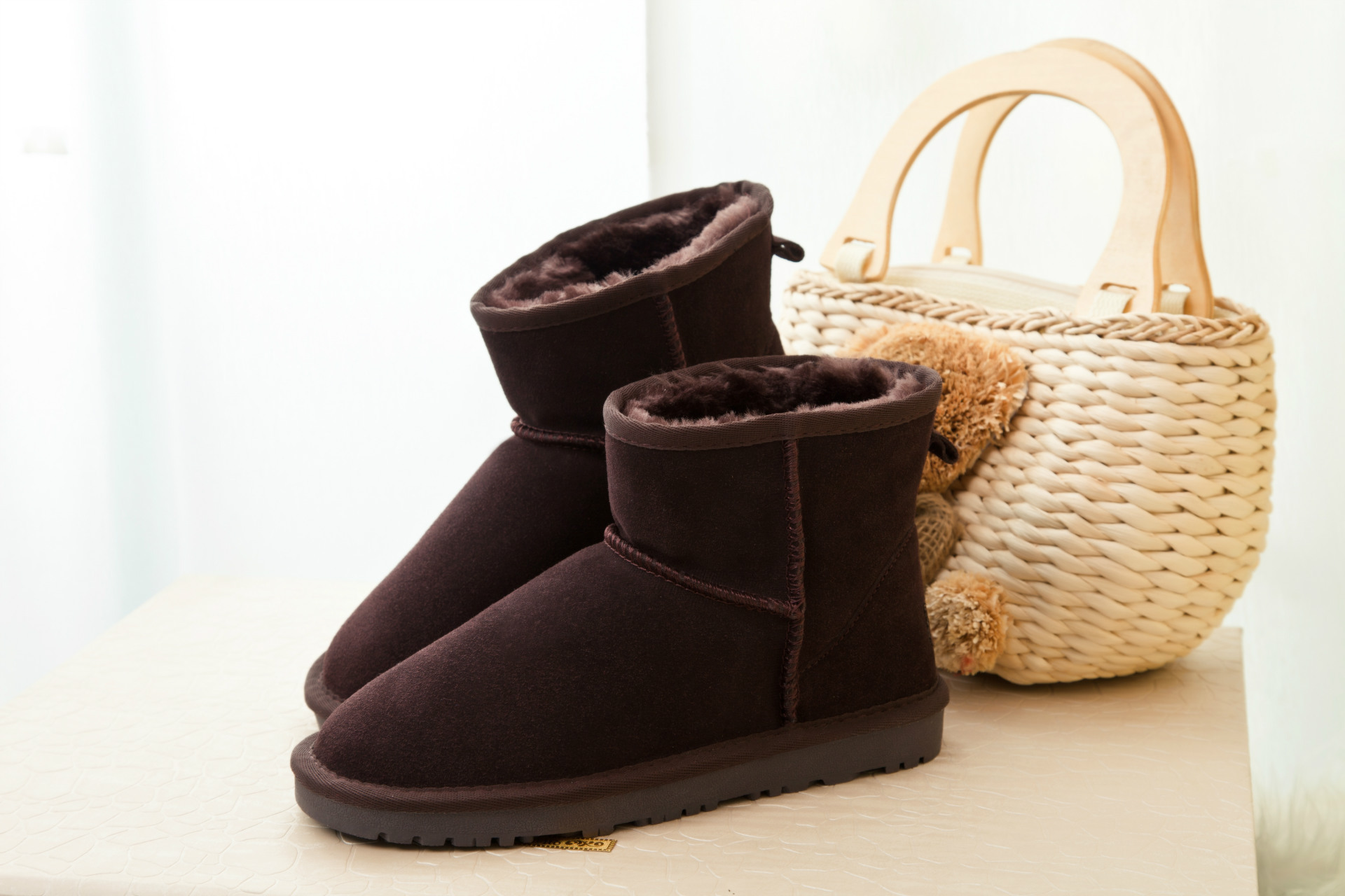 1049919425_1793995830