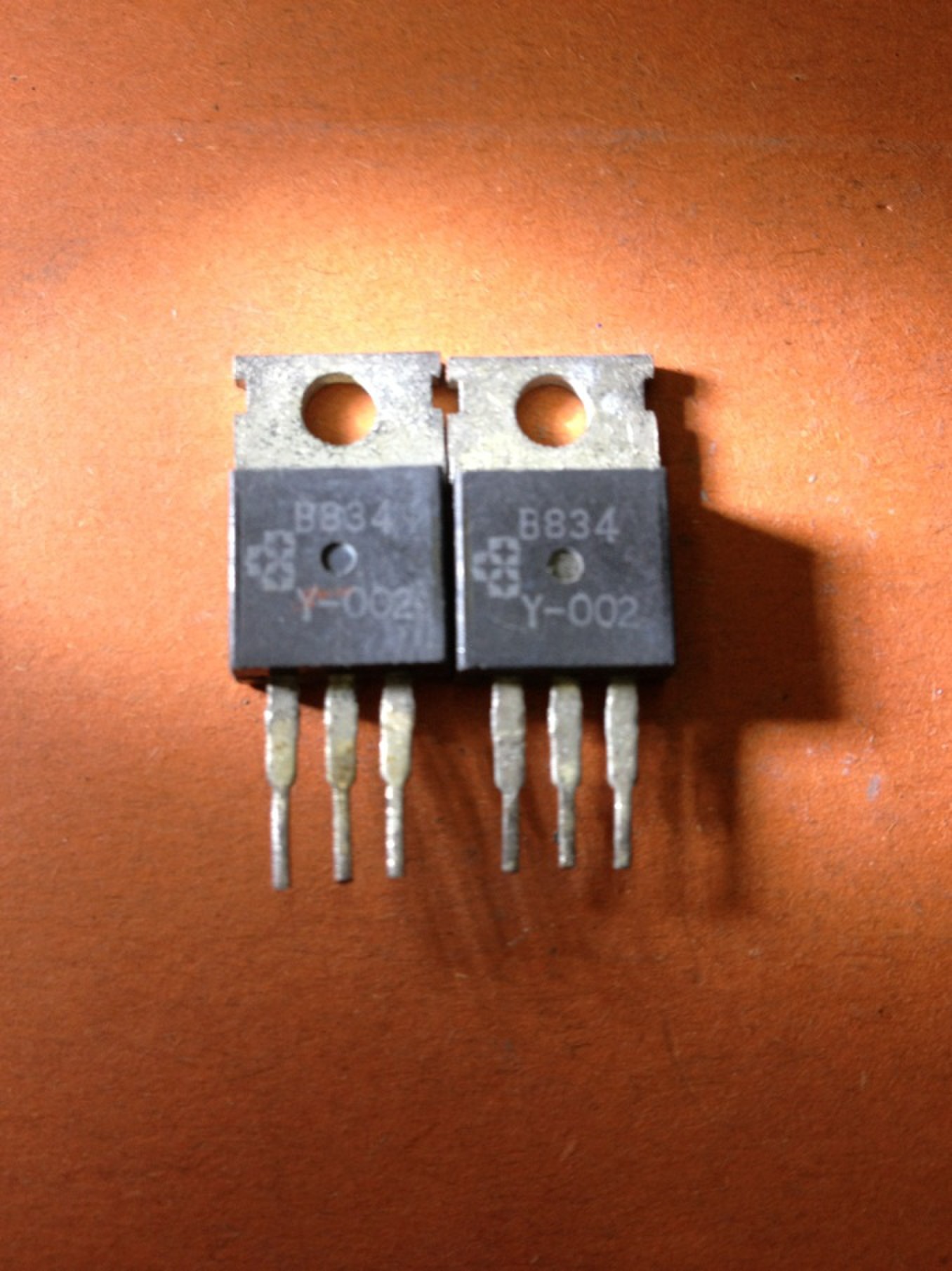 专营三极管批发2SB834 B834质量稳定