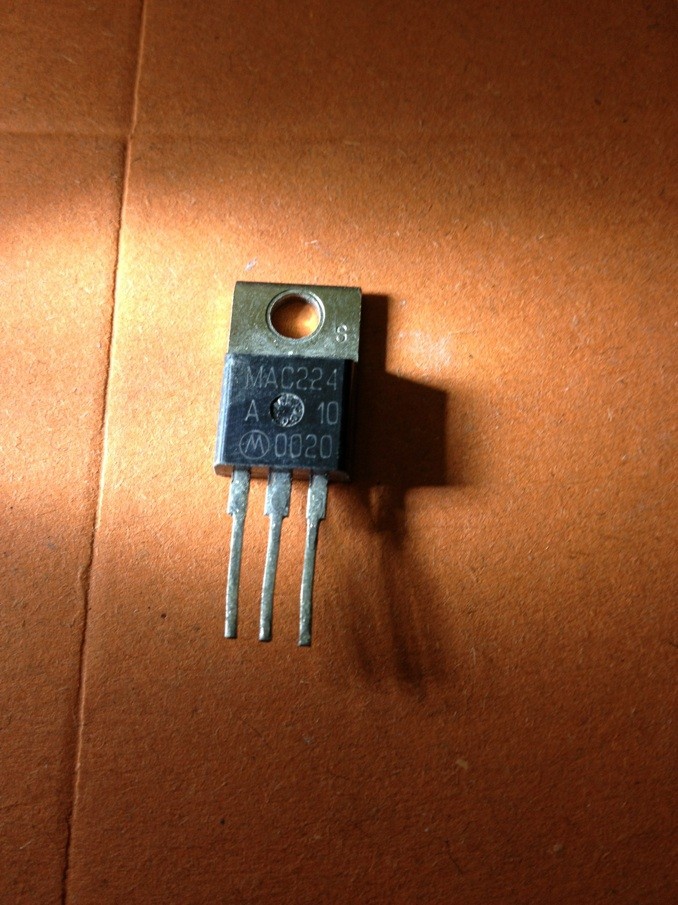 专营三极管批发MAC224A8 40A600V双向可控硅