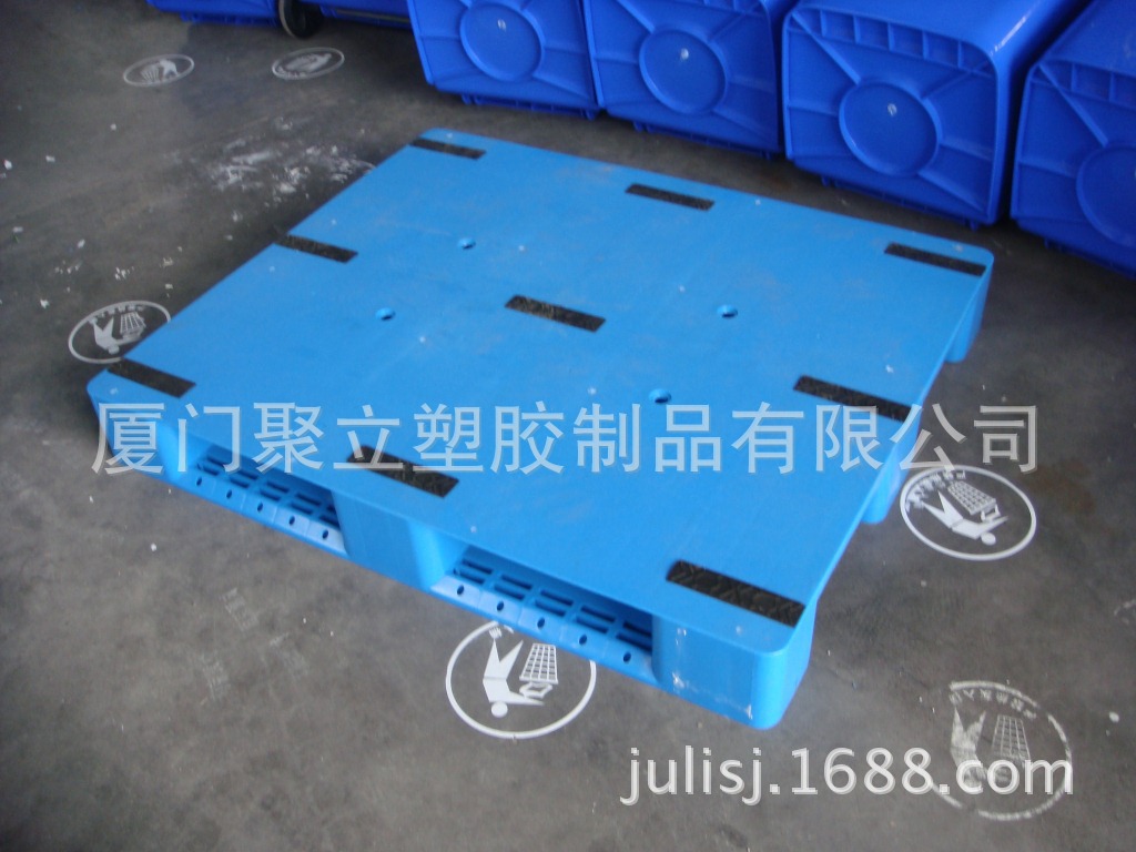 大量供应 平板塑料托盘 川字塑料卡板 平板川字型塑料栈板
