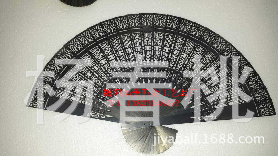 厂家生产制作金属镂空扇子 广场公园小区复古扇子工艺品摆件