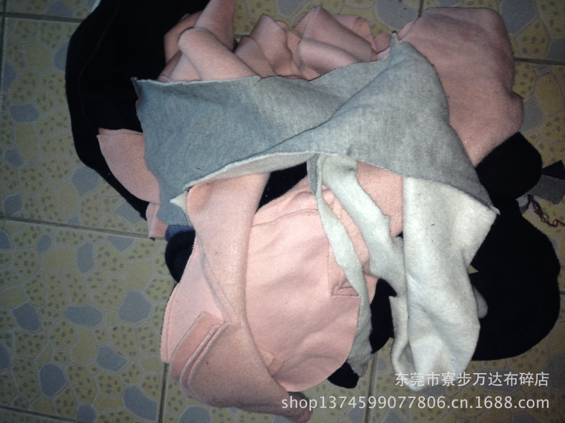 大量供应毛布 绒布 一个巴掌到两个巴掌大小  碎布 单面绒 绒布