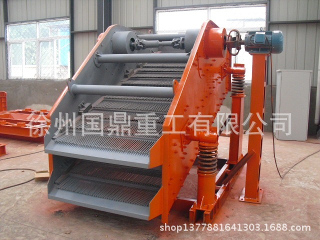 解决湿粘物料堵筛网的难题——梯形振杆筛，振动筛