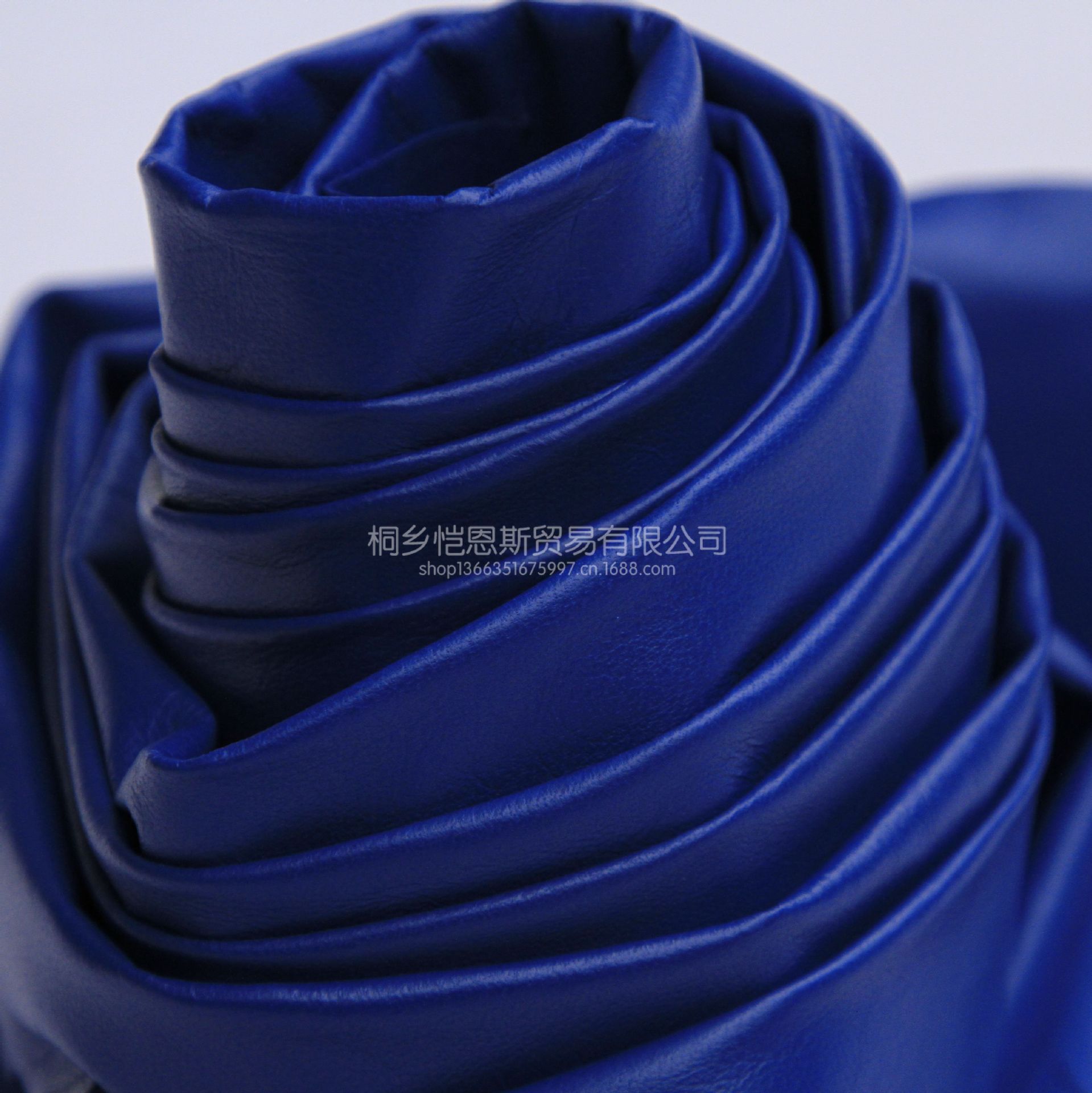 批发宝石蓝绵羊服装真皮面料 羊皮皮料 真皮皮衣（现货）