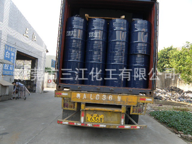 黄春发桶装亚么尼亚胶到厂