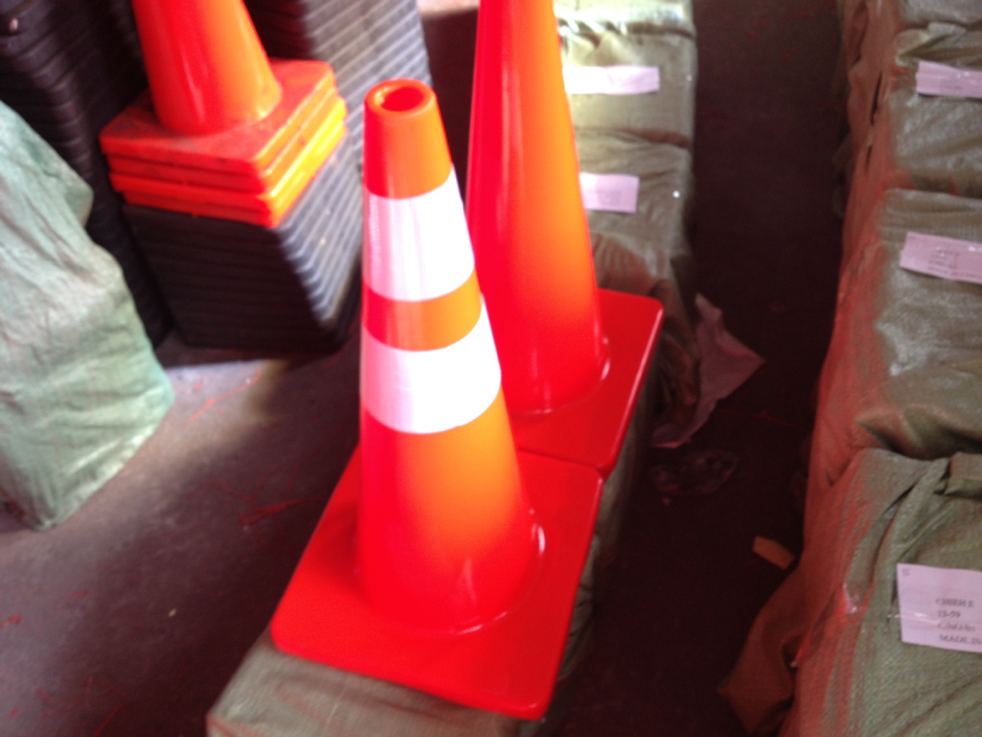 柔性路锥 pvc材质路障 70cm出口南美 橘红色pvc路标 厂家