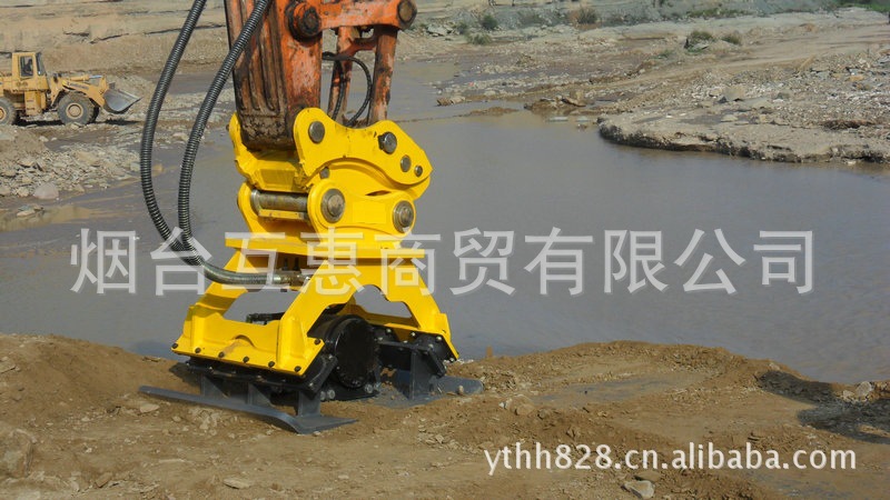 专业销售DH220挖掘机夯实器