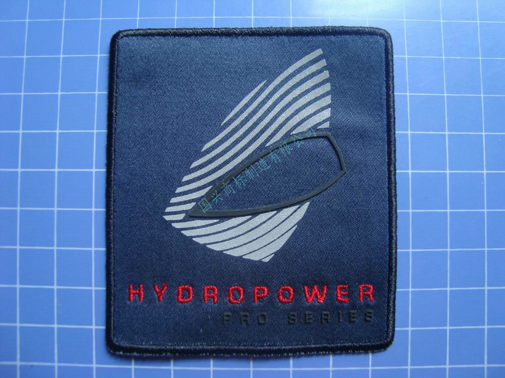 免费设计 品质保证 厂家大量供应绣花章 绣花商标t恤商标