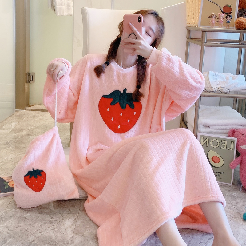 Popular bolsa de tela pijamas las mujeres invierno franela flojo ocasional cómodo lindo coral dibujos animados polar vestido