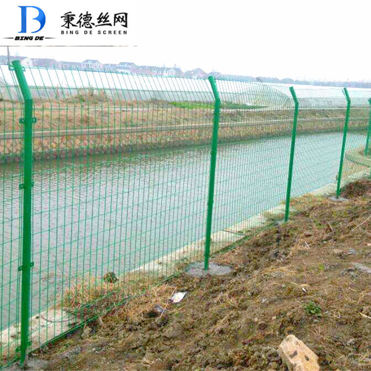 水源地水库保护隔离栅 工厂隔离栅 园林圈地防护栏网